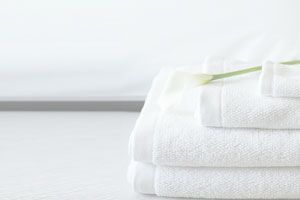 Купить белые махровые полотенца для гостиниц и отелей оптом в Краснодаре